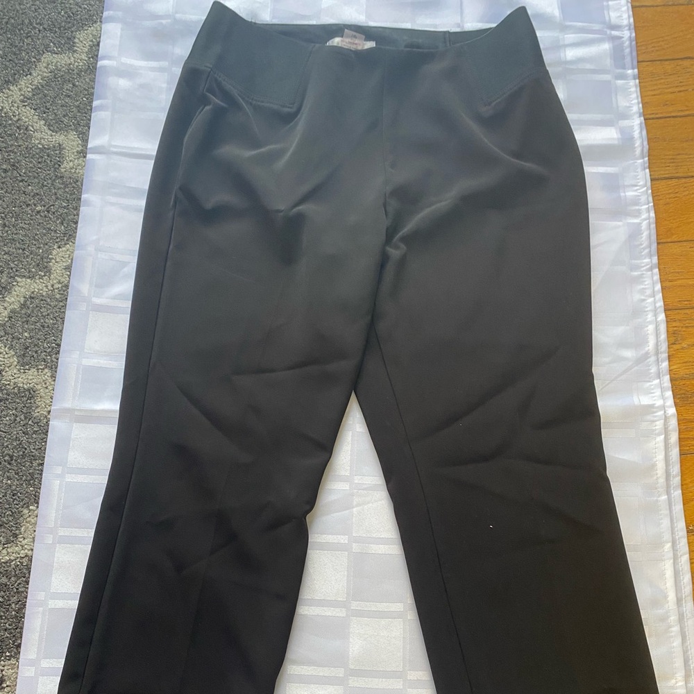 Tan jay Black Dress Pants
Size 14p
Length 28